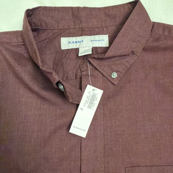 Old Navy Men Button Down Shirt Maroon XL Long Sleeve Regular Fit Everyday PREPPY - Picture 2 of 5